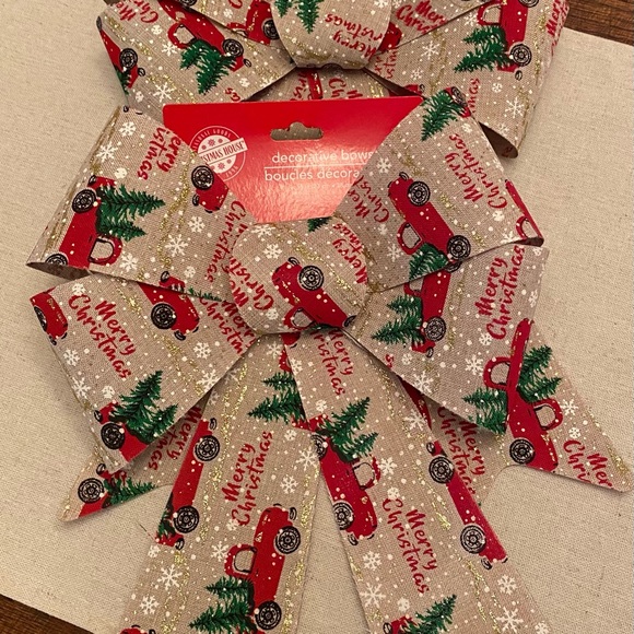 Christmas Farmhouse Red Truck With Christmas Tree Bows & Christmas Ribbon Set - Picture 9 of 16